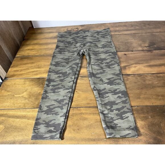 SPANX Desert Camo Look at Me Now Seamless Cropped Leggings Size XL - Picture 1 of 6